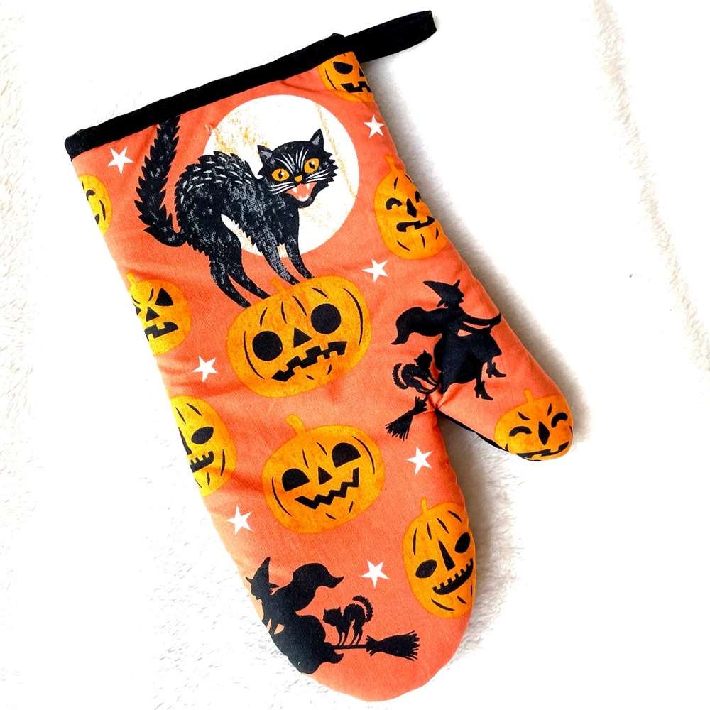 Black Cat Oven Mitt